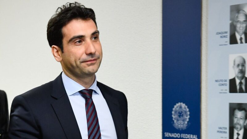 Galípolo questiona uso de criptos no Brasil e alerta para desafios