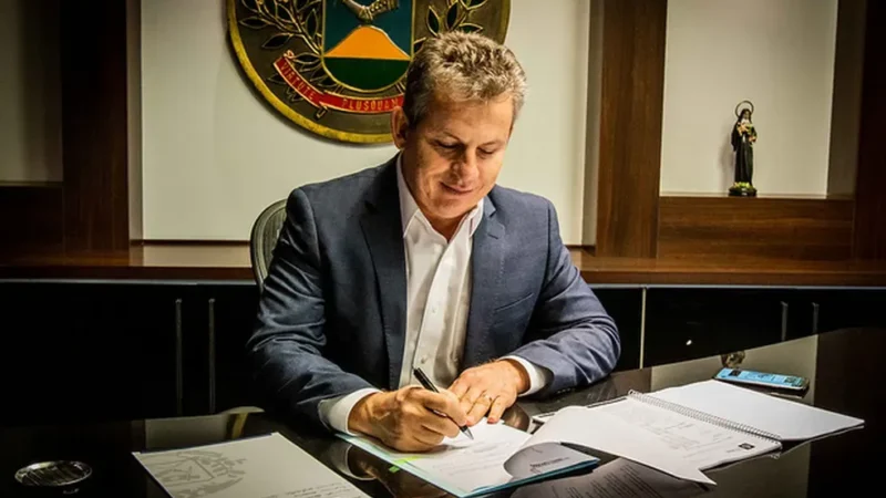 Governador assina norma que proíbe visitas íntimas e ‘mercadinhos’ em presídios de Mato Grosso