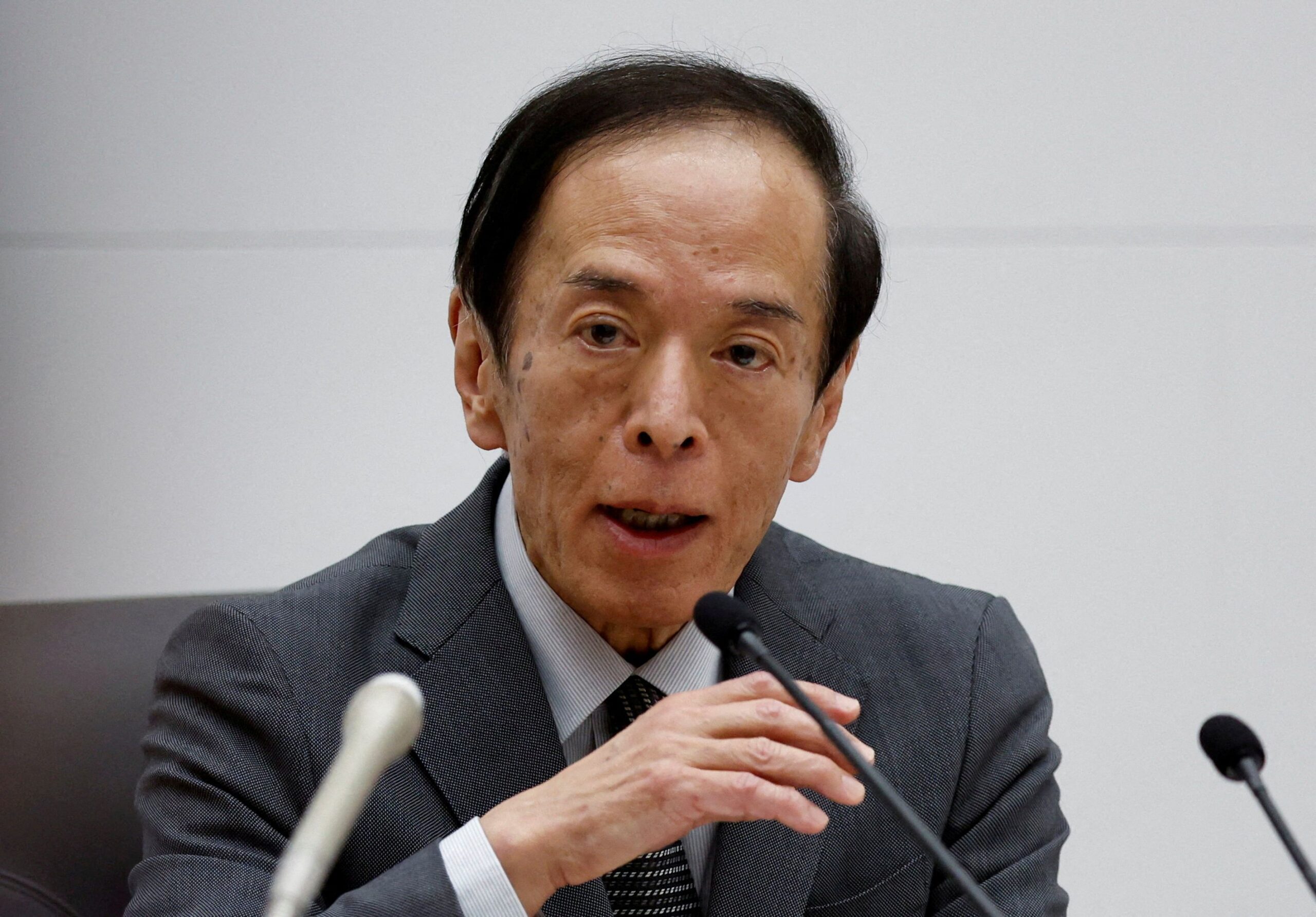 No Japão, presidente do BC promete elevar juros com foco em riscos