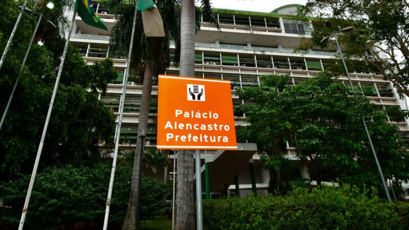 Prefeitura cumpre acordo e paga rescisão de contratados da rede municipal de Educação