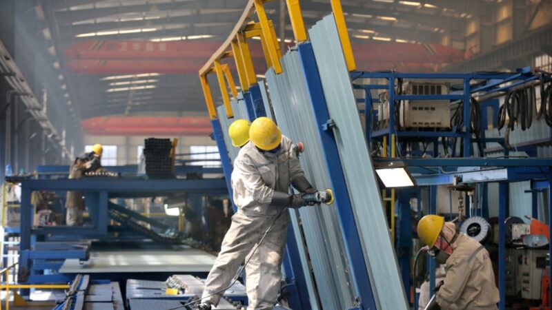 Produção industrial e varejo na China avançam acima do esperado em dezembro