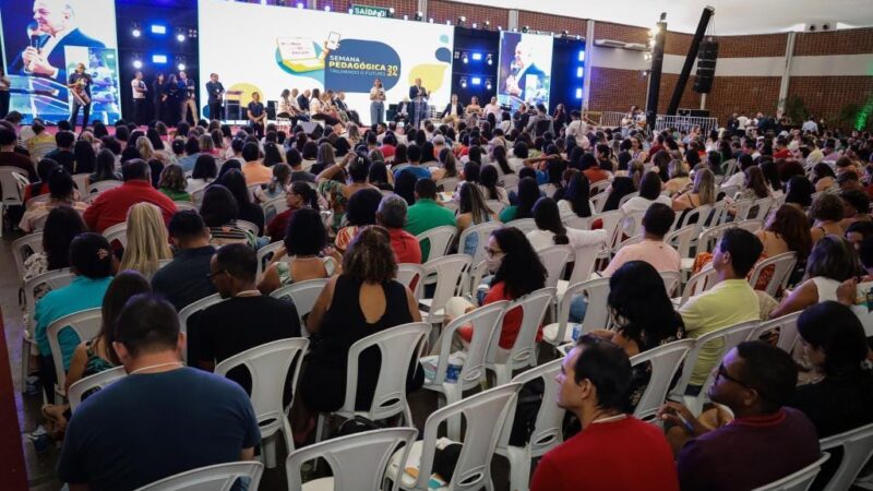 Seduc prepara profissionais da educação para ano letivo; aulas começam em 3 de fevereiro