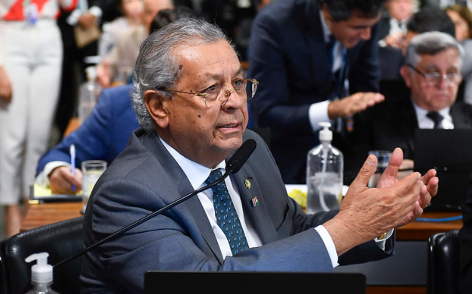 Senador mato-grossense defende que prefeitos sejam investigados sobre emendas recebidas
