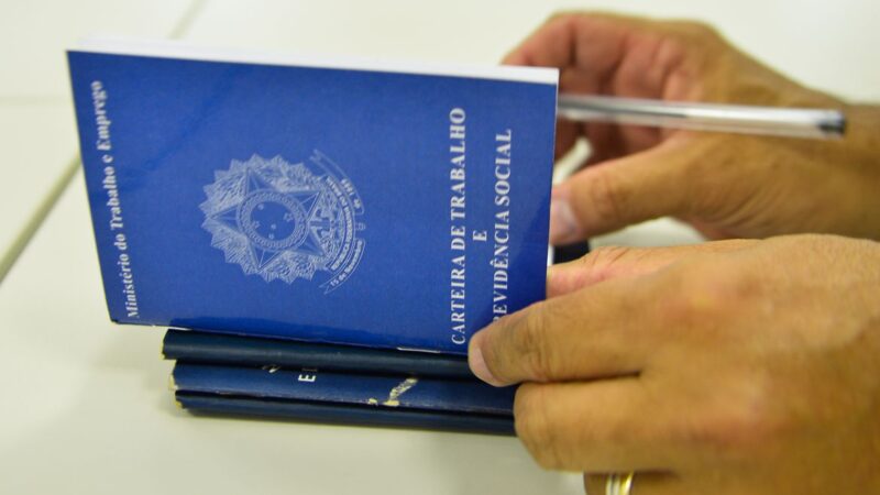 Teto do seguro-desemprego sobe para R$ 2.424,11 após reajuste; confira