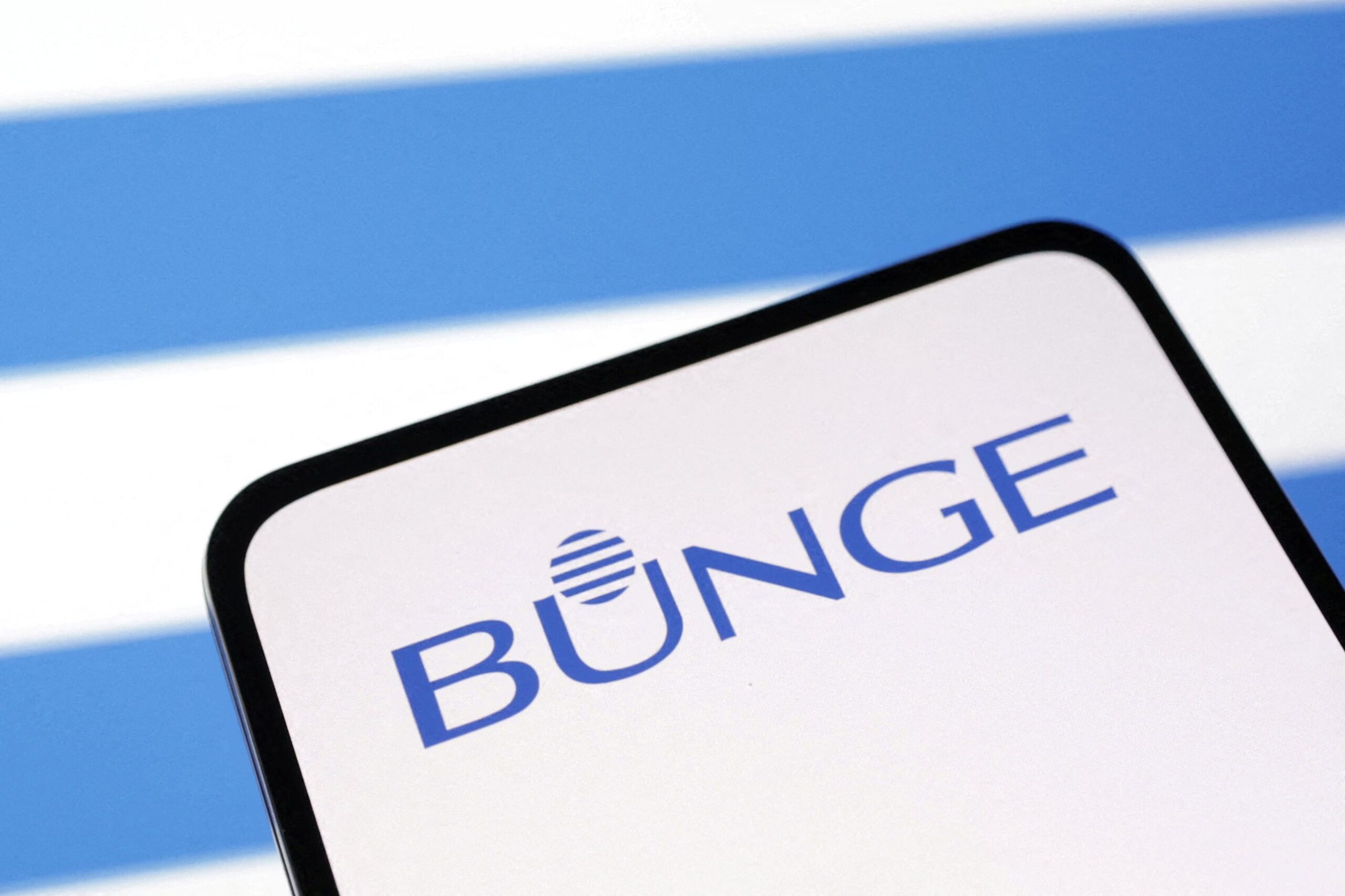 Bunge registra lucro abaixo das expectativas no 4º tri