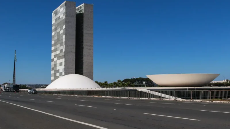 Senado e Câmara Federal elegem novos presidentes neste sábado; veja candidatos