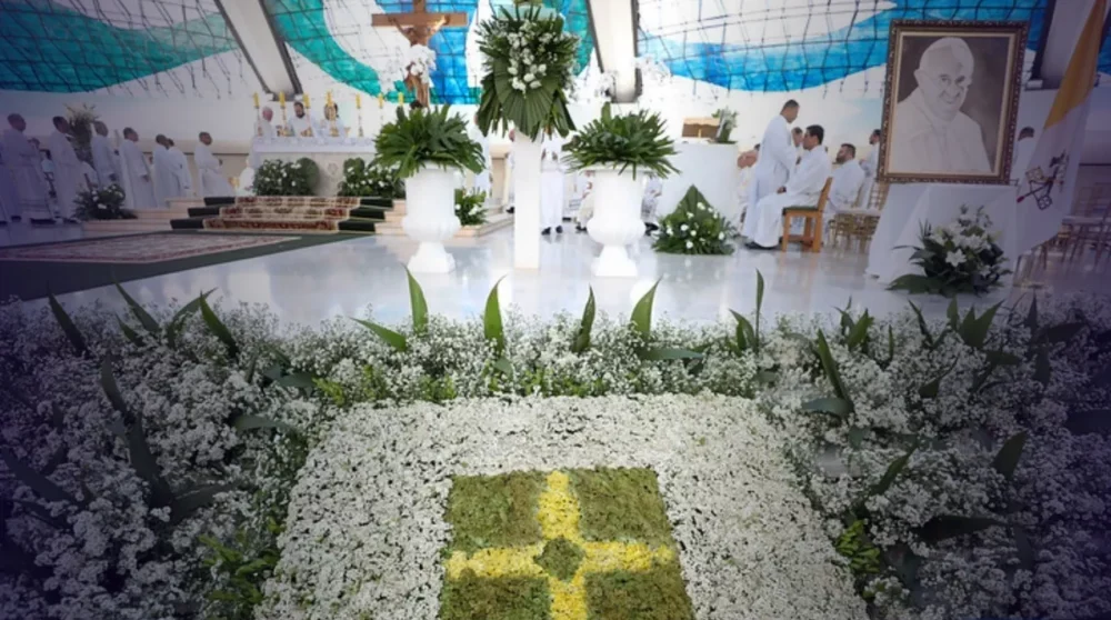Missa dos 65 anos de Brasília é marcada pela emoção com mensagem de adeus ao papa Francisco