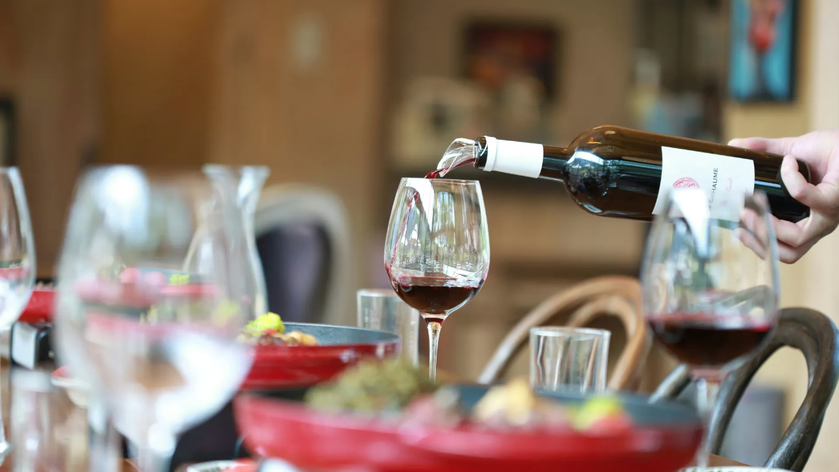 Páscoa mais cara: vinho brasileiro teve reajuste de até 10% em 2025