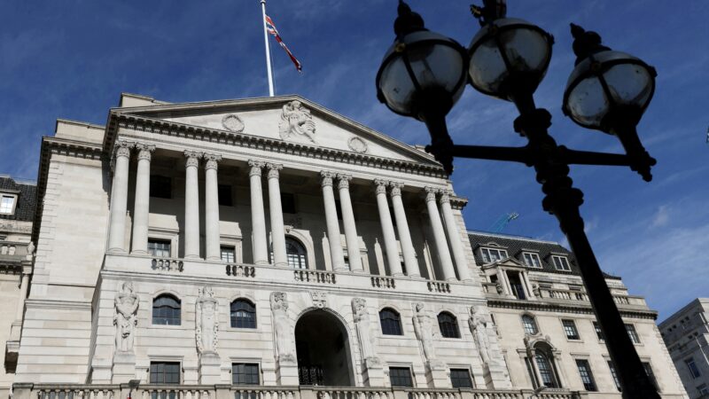 Banco da Inglaterra corta juros para 4,25% e vê impacto de tarifas