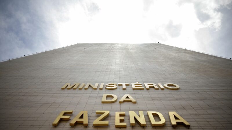 Fazenda projeta dívida pública em 80,3% do PIB em 2025
