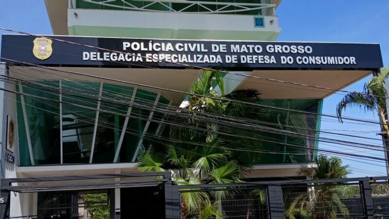 Gerente é preso e laboratório interditado por falsificação de alvará sanitário em Cuiabá