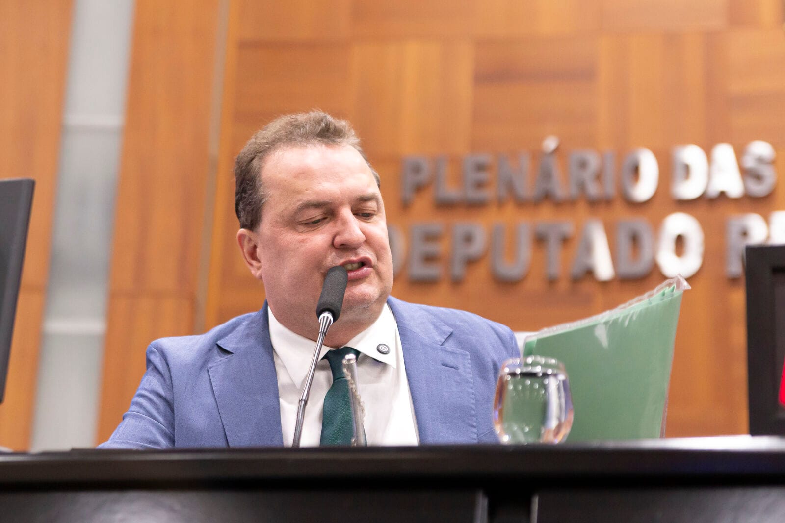 Max promete demissão de procurador da Assembleia preso por cárcere e ameaça a menor de 16 anos