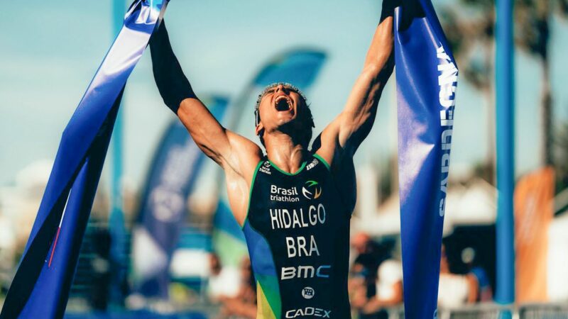 Miguel Hidalgo conquista vitória histórica na elite do triatlo mundial