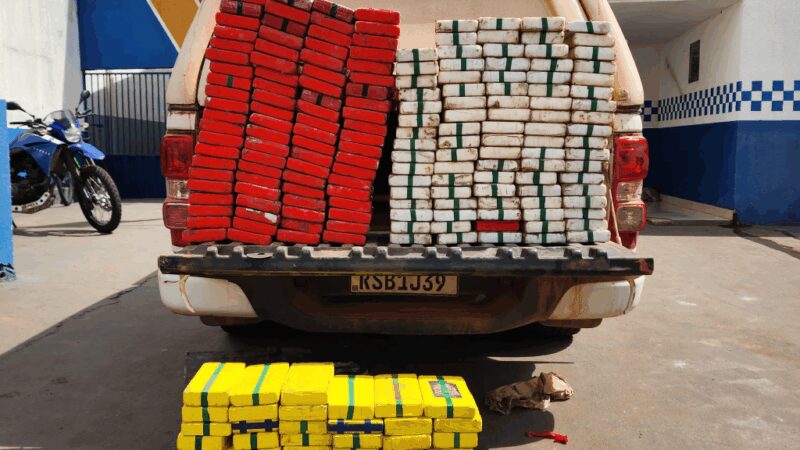Polícia apreende 227 tabletes de cocaína e causa prejuízo de R$ 8 milhões à facção