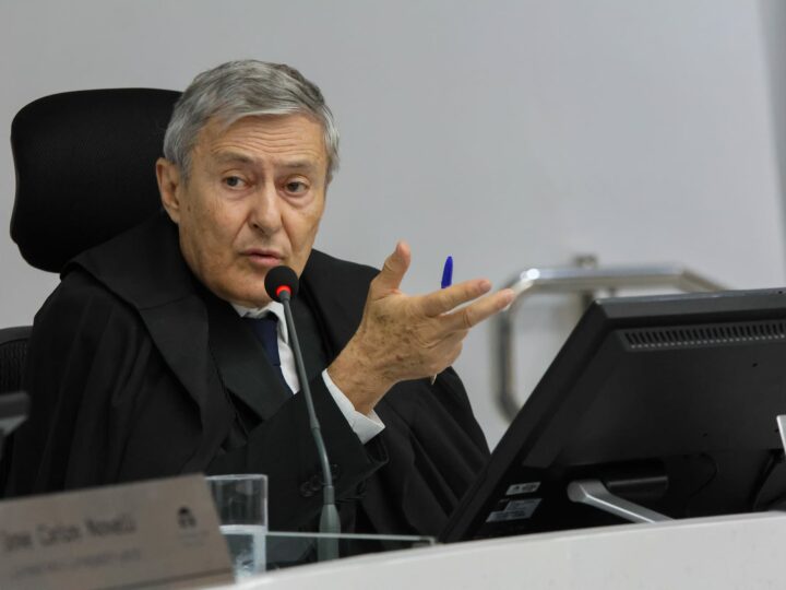 TCE decide que servidor comissionado não deve ser ser exonerado na aposentadoria