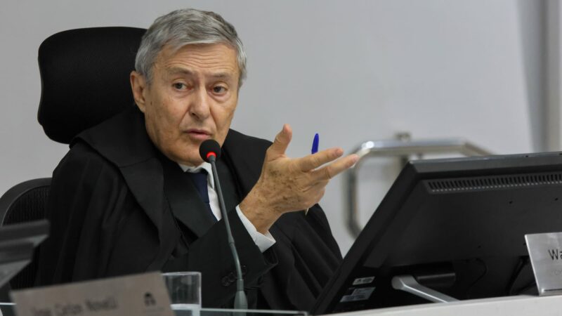 TCE decide que servidor comissionado não deve ser ser exonerado na aposentadoria