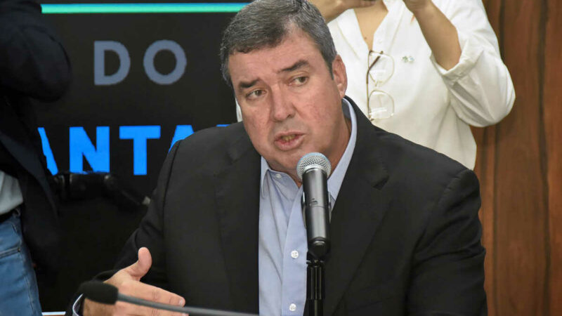 Maior liderança do PSDB confirma que Eduardo Riedel vai mesmo deixar sigla