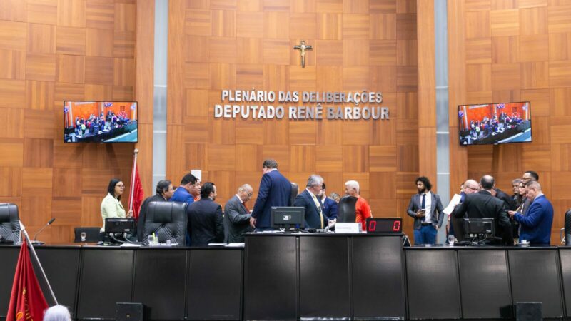 Secretário é convocado pela AL para explicar consignados que giraram R$ 1,7 bilhão em MT