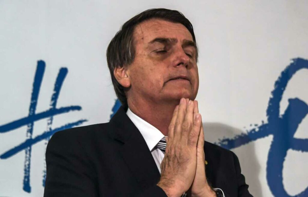Bolsonaro é condenado a pagar R$ 150 mil por fala sobre adolescentes