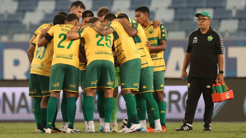 Cuiabá tem sete desfalques para enfrentar o Criciúma fora de casa nesta terça-feira pela Série B