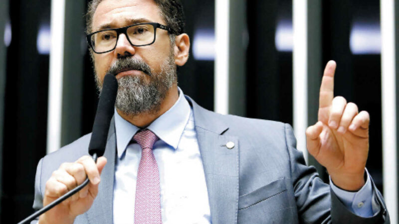 Famoso por cercear a imprensa, Pollon agora defende a liberdade de expressão