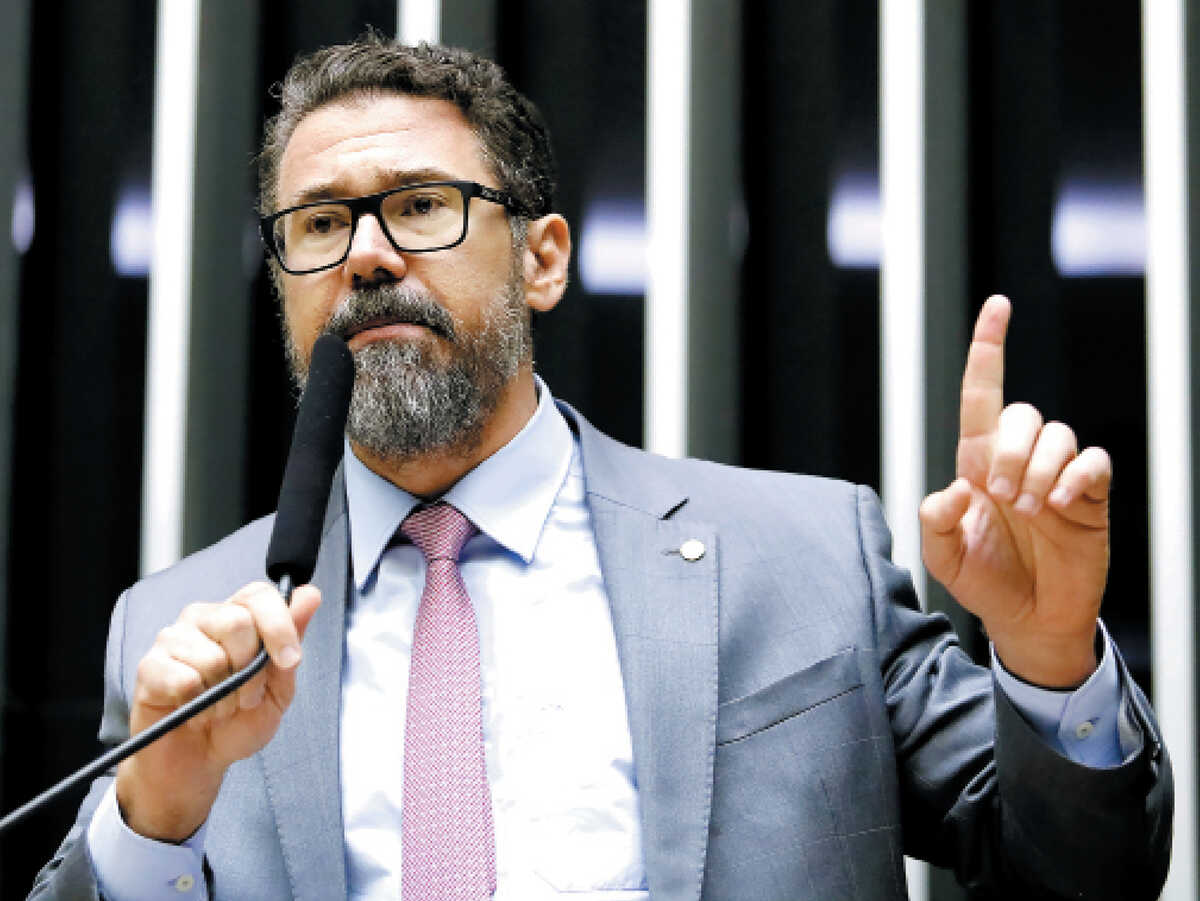 Famoso por cercear a imprensa, Pollon agora defende a liberdade de expressão