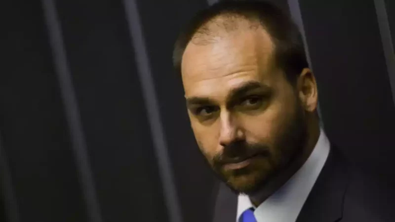 Licença parlamentar de Eduardo Bolsonaro termina neste domingo; entenda o que acontece agora