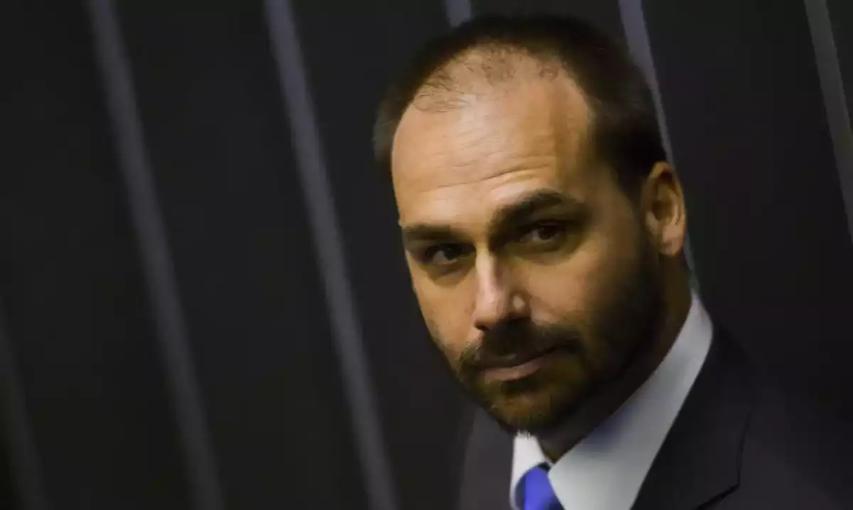 Licença parlamentar de Eduardo Bolsonaro termina neste domingo; entenda o que acontece agora