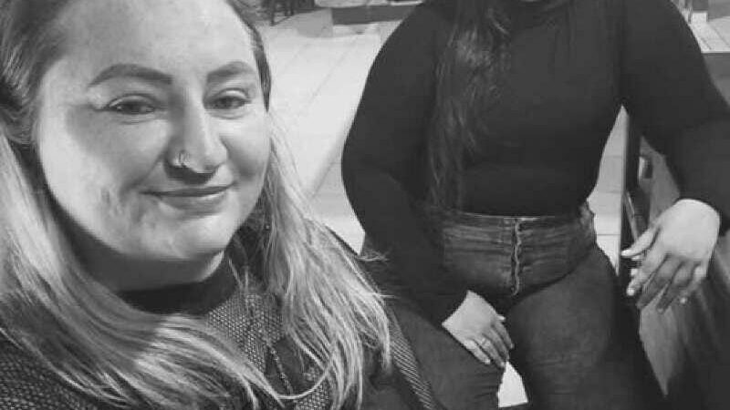 Mãe e filha morrem após carro capotar e cair em córrego em estrada vicinal de MT