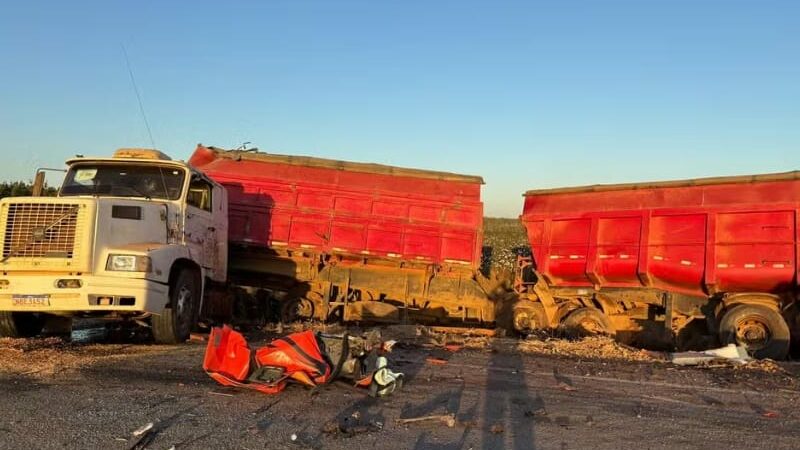 Motorista morre após ser arremessado de caminhão em grave acidente na MT-338