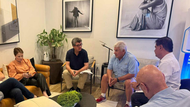 Nelsinho e comitiva do Senado brasileiro fazem primeira reunião nos EUA