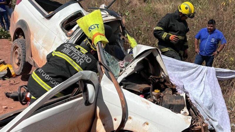 Acidente entre picape e ônibus deixa um homem morto e outro ferido em rodovia estadual