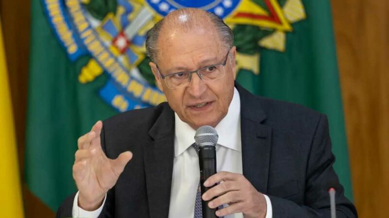 Alckmin diz que é cedo para falar sobre eleições de 2026 e defende debate sobre escala 6×1