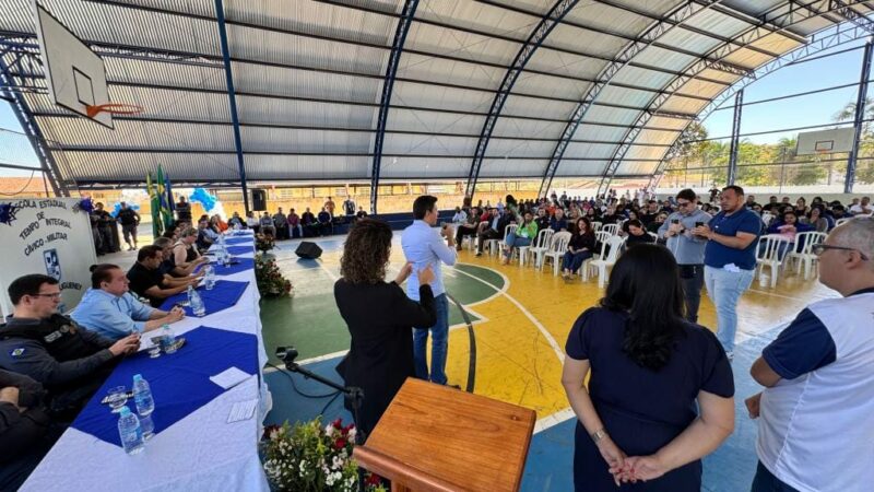 Escola estadual onde aluna foi torturada por colegas adota modelo cívico-militar