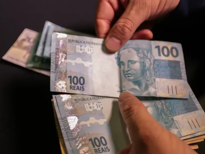 Justiça nega ação de servidora por diferenças salariais na conversão da URV para o real