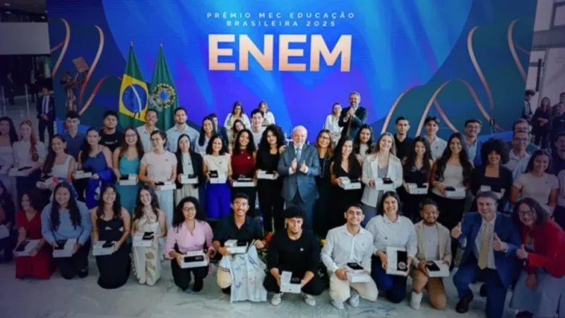 Lula entrega 116 premiações e exalta força transformadora da educação