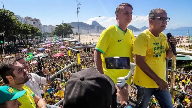 PF investiga Silas Malafaia no mesmo inquérito que Bolsonaro e Eduardo, diz TV