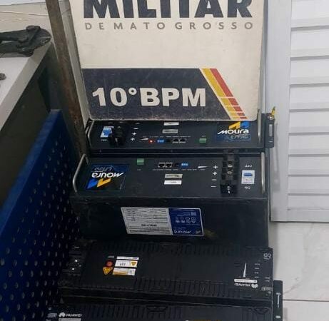 PM prende quadrilha e recupera R$ 100 mil em baterias de lítio furtadas de empresa de telefonia