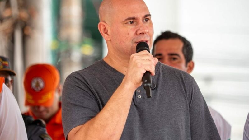 Abilio repudia e ameaça exonerar servidores que comemorar morte de ativista da direita
