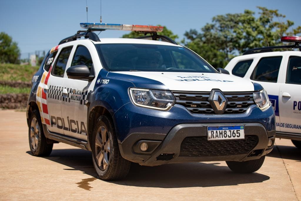 Covarde é preso após enforcar a ex-esposa, fazer xingamentos e ameaçá-la de morte em Cuiabá