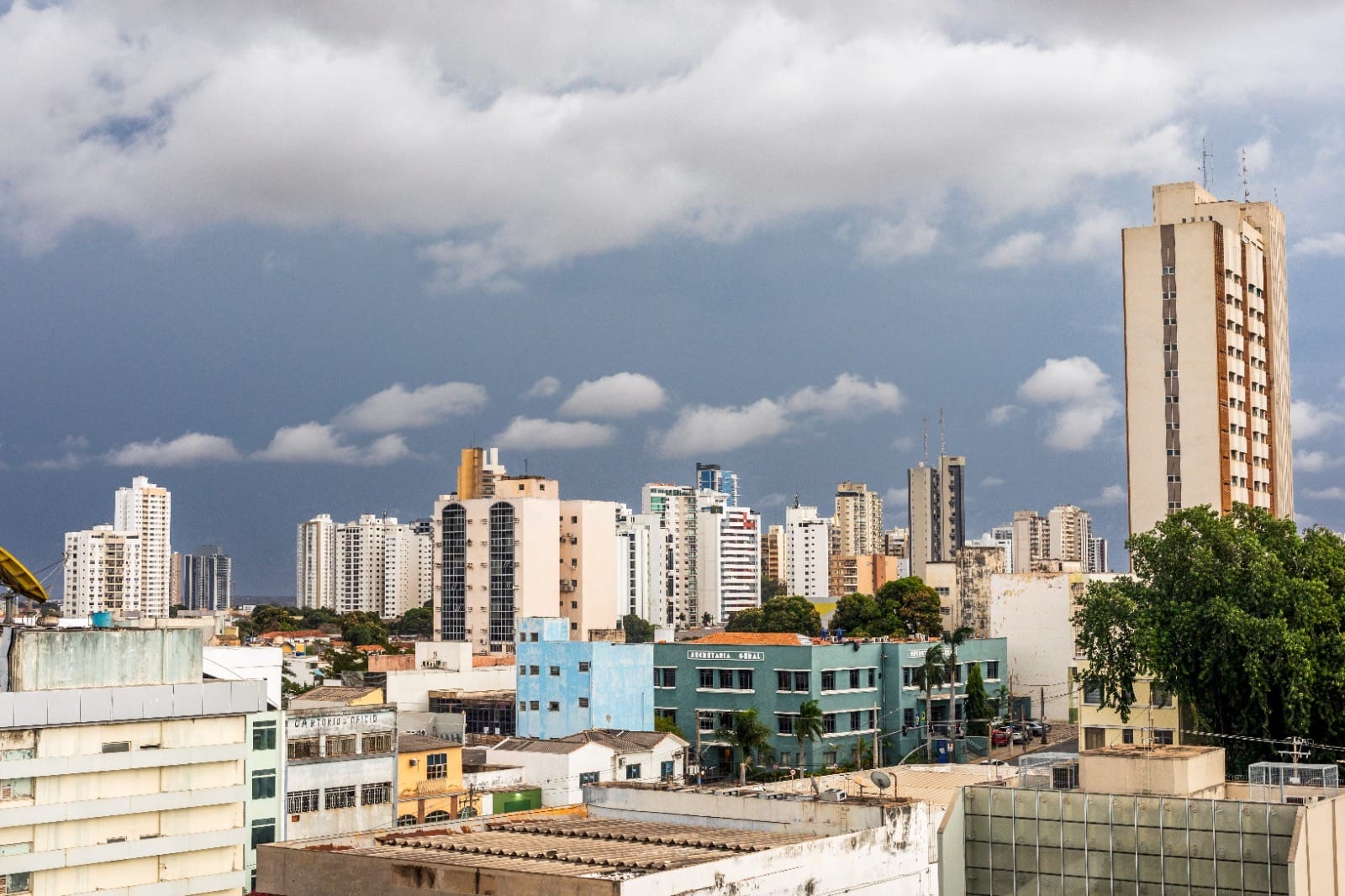 Defesa Civil de Cuiabá alerta para tempestades para segunda-feira