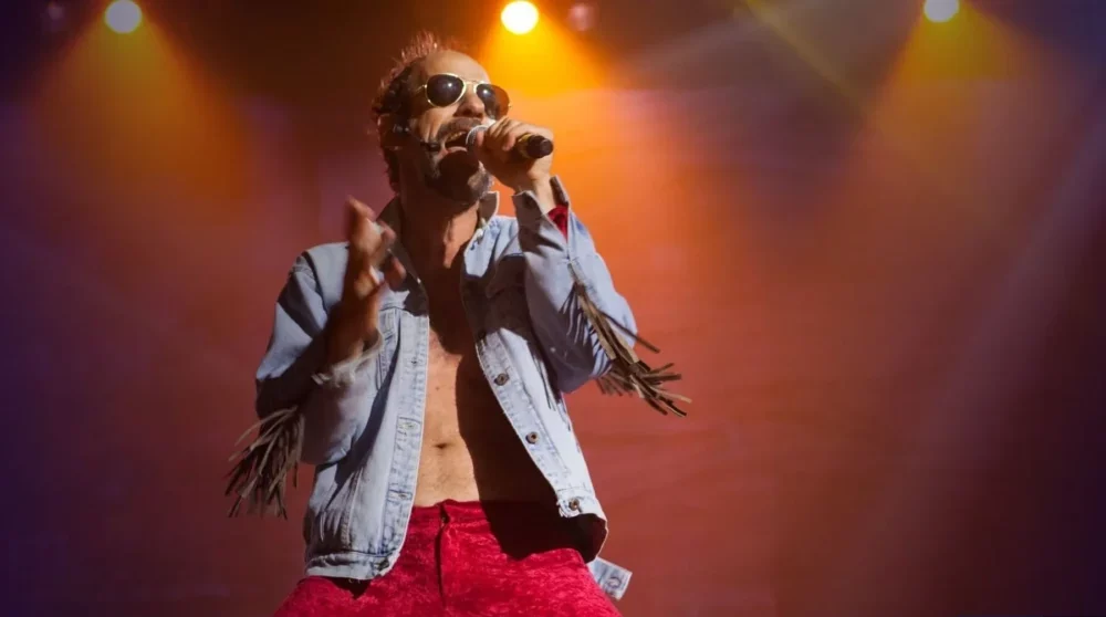 Roberto Bomtempo traz o espírito de Raul Seixas à CAIXA Cultural Brasília neste final de semana