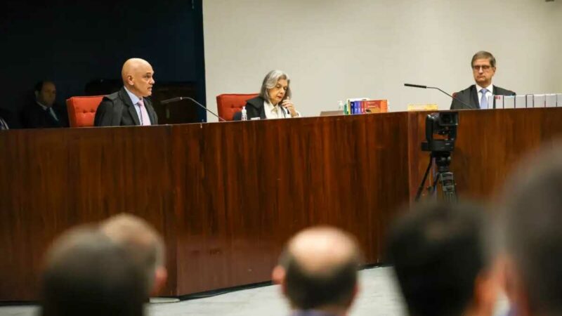 Moraes vota para condenar Bolsonaro e 7 corréus por tentativa de golpe