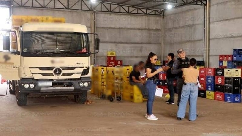 PM fecha fábrica que adulterava cervejas de marcas famosas e prende cinco pessoas em MT