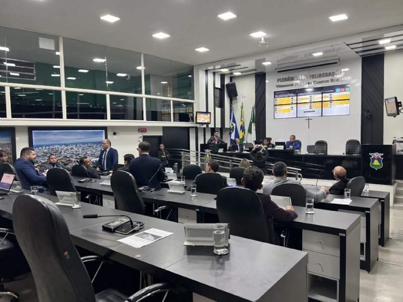 Vereadores de Cuiabá se BLINDÃO com aprovação de Projeto de Lei contra suas cassações