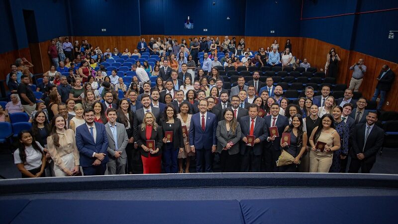 CAA/MT recebe novos advogados e estagiários em solenidade de integração
