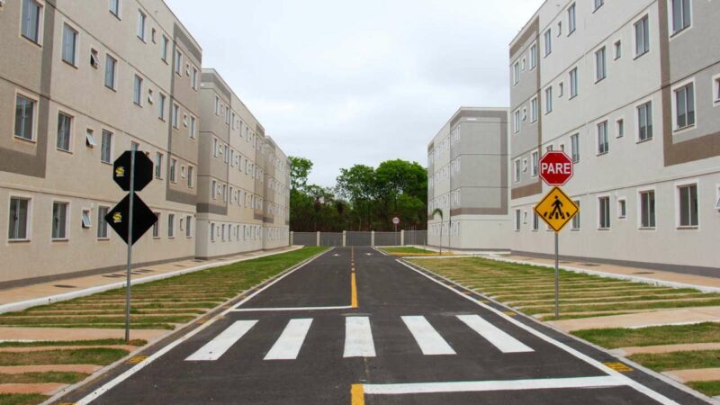 Prefeita prestigia solenidade de entrega de 460 moradias populares em Várzea Grande