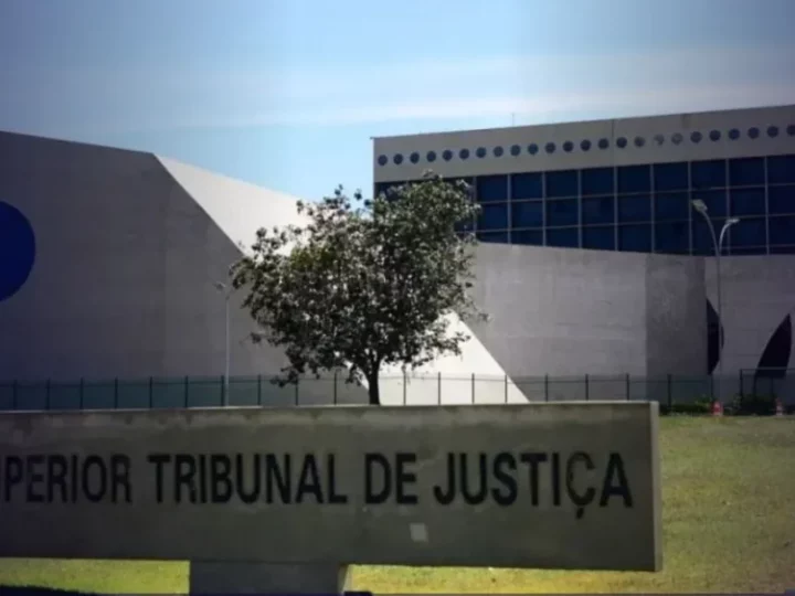 STJ suspende julgamento sobre legalidade de interceptação de conversas entre advogado e preso