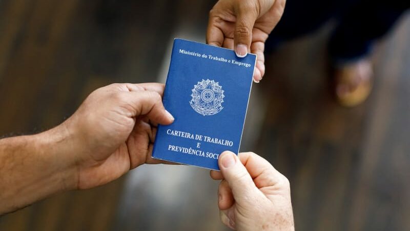 Sine tem mais de mil vagas, sendo 70% delas para pessoas com ensino fundamental