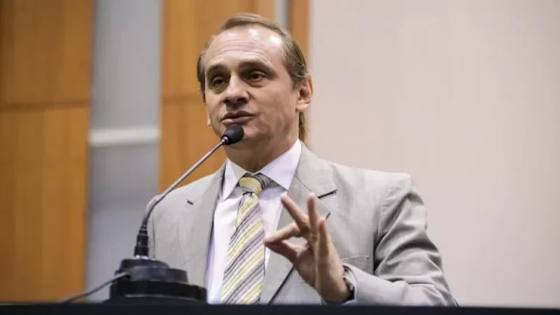 Bancos ignoram decreto e servidores têm descontos indevidos dos consignados